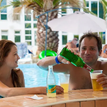 Duga Uvala فندق 3*