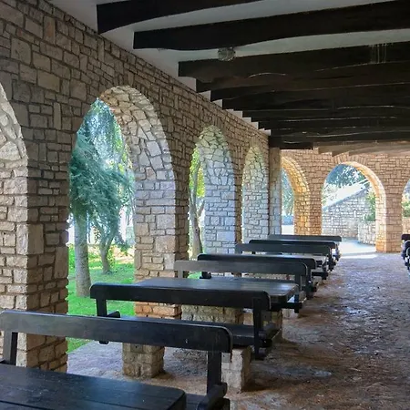 Duga Uvala 3*
