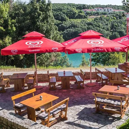 Отель Duga Uvala 3*