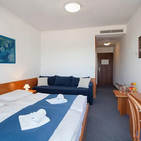 Duga Uvala 3*