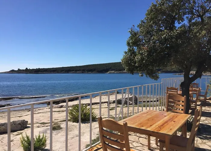 Duga Uvala ホテル