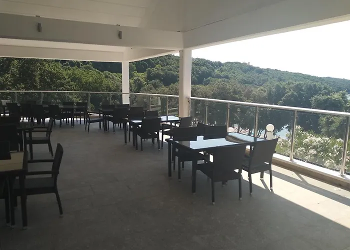 ホテル Duga Uvala 3*